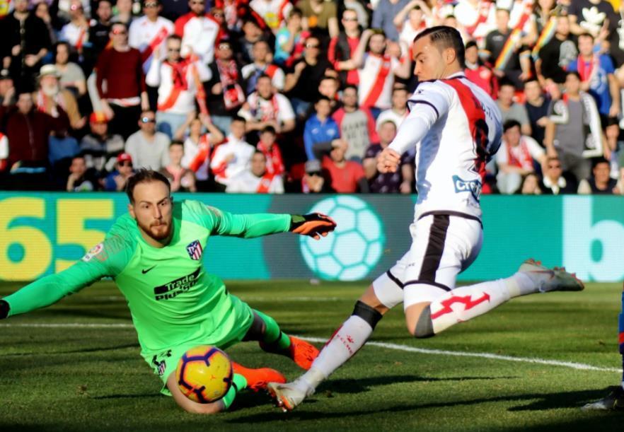 小牛首秀得26分16个篮板 戴维斯腹部受伤中途离场.