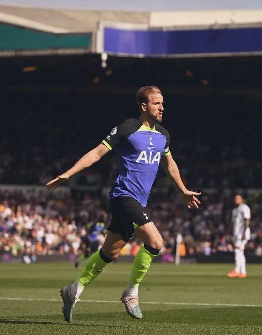 库里这爆发，雄鹿直接傻眼！字母哥34+10+5，也挡不住这三分雨！